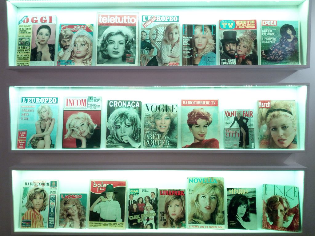 Copertine di riviste dedicate a Monica Vitti, fotografate alla mostra La dolce Vitti